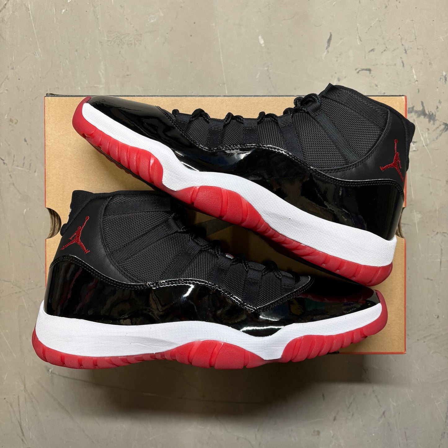 Jordan 11 Retro Playoffs Bred (2019)