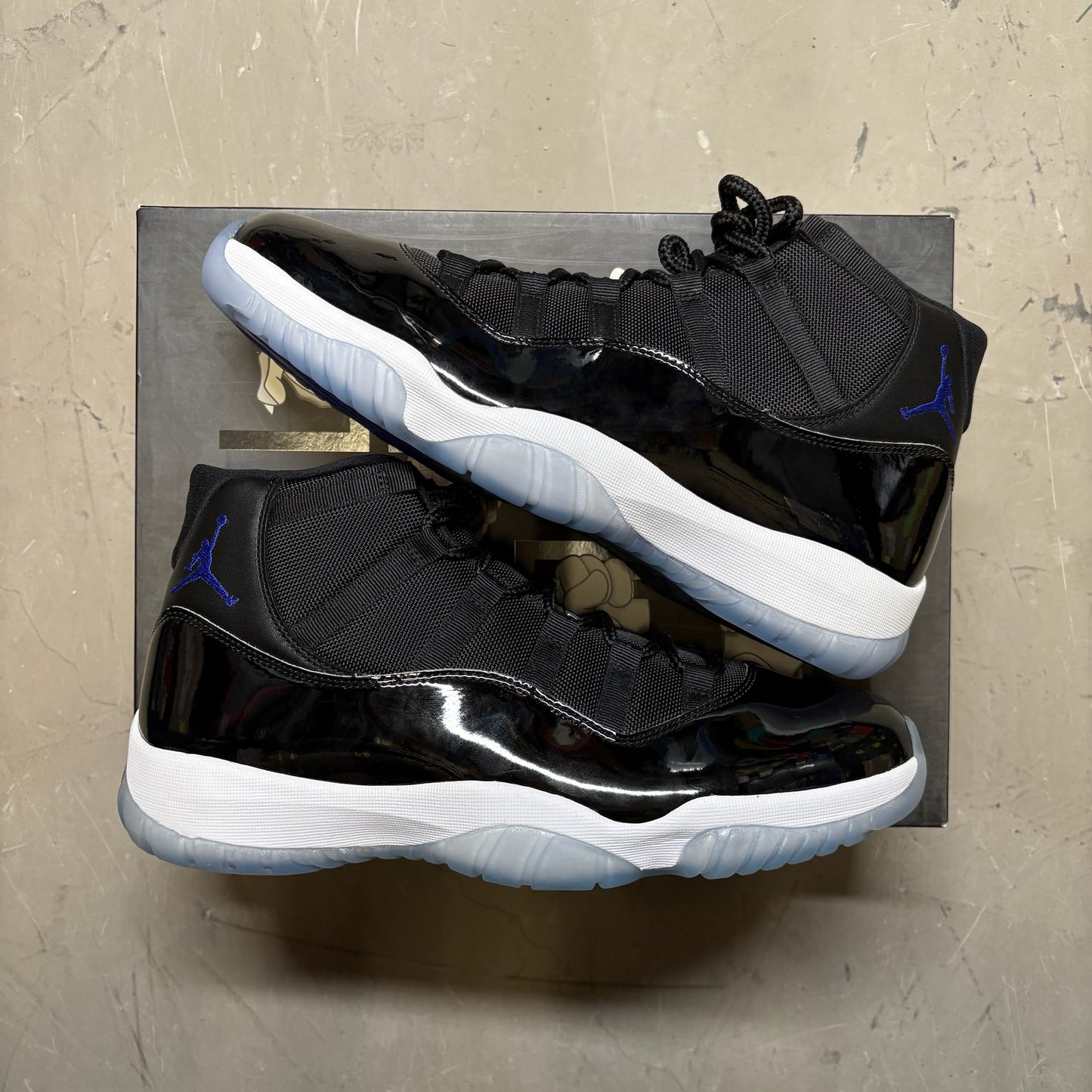 Jordan 11 Retro Space Jam (2016)