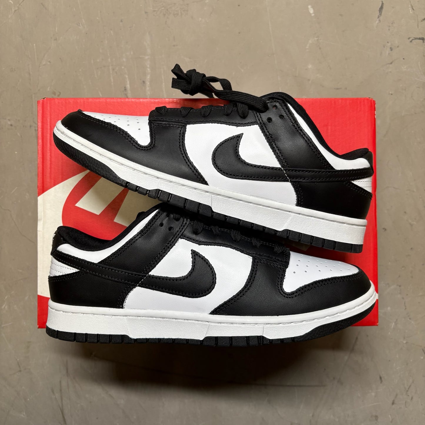 Nike Dunk Low Retro White Black Panda