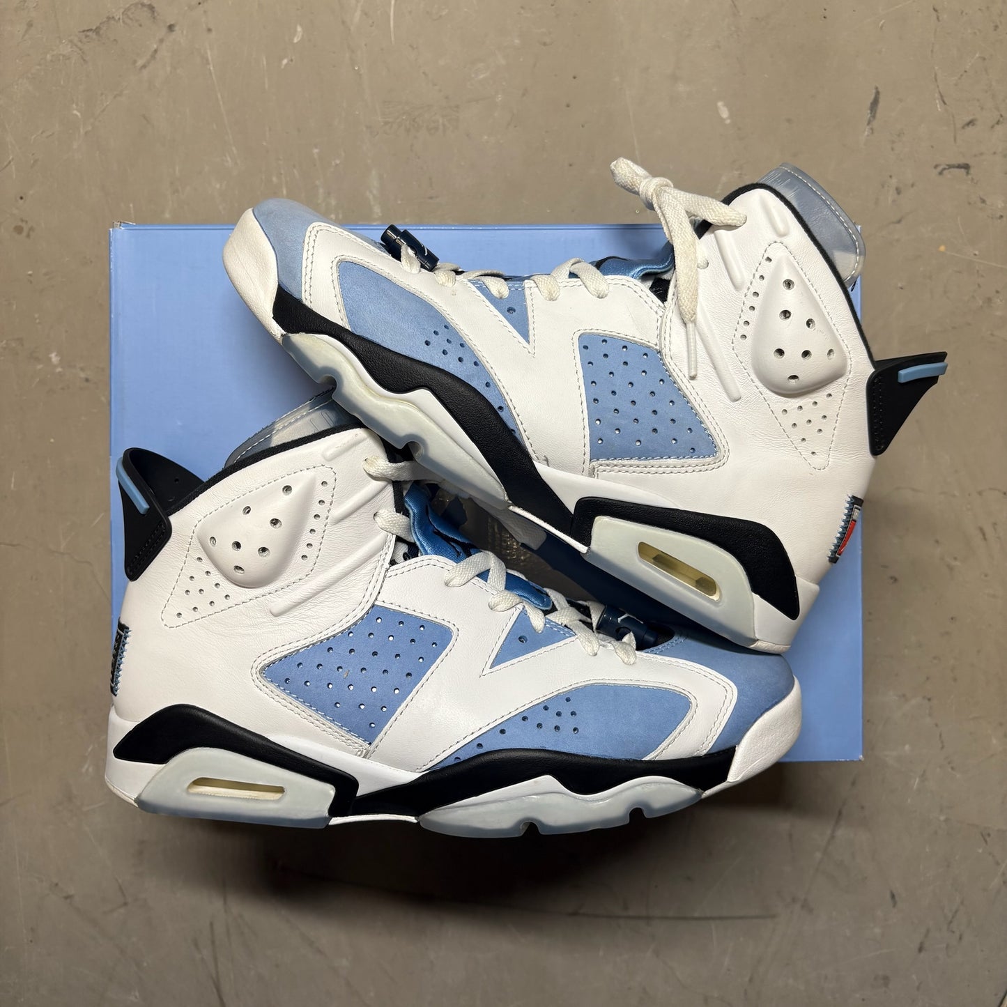 Air Jordan 6 Retro UNC White