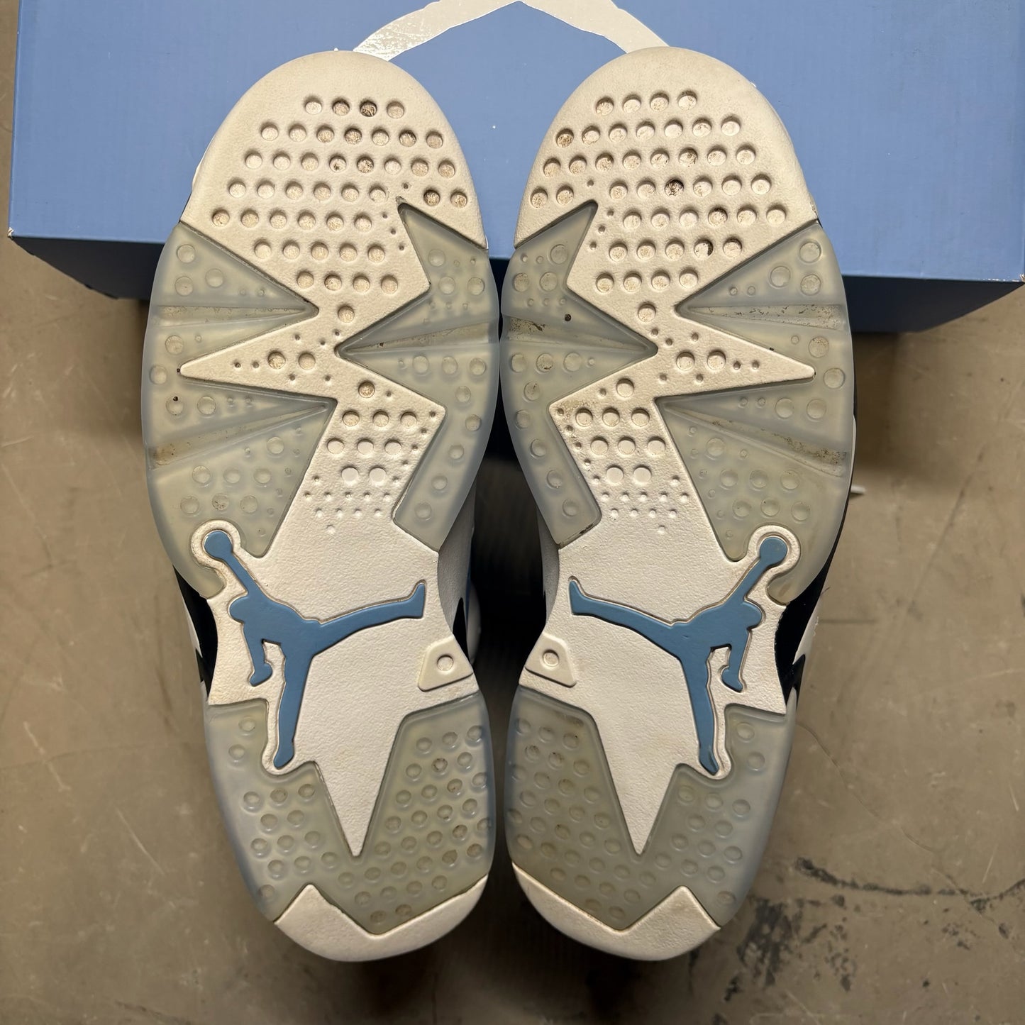 Air Jordan 6 Retro UNC White