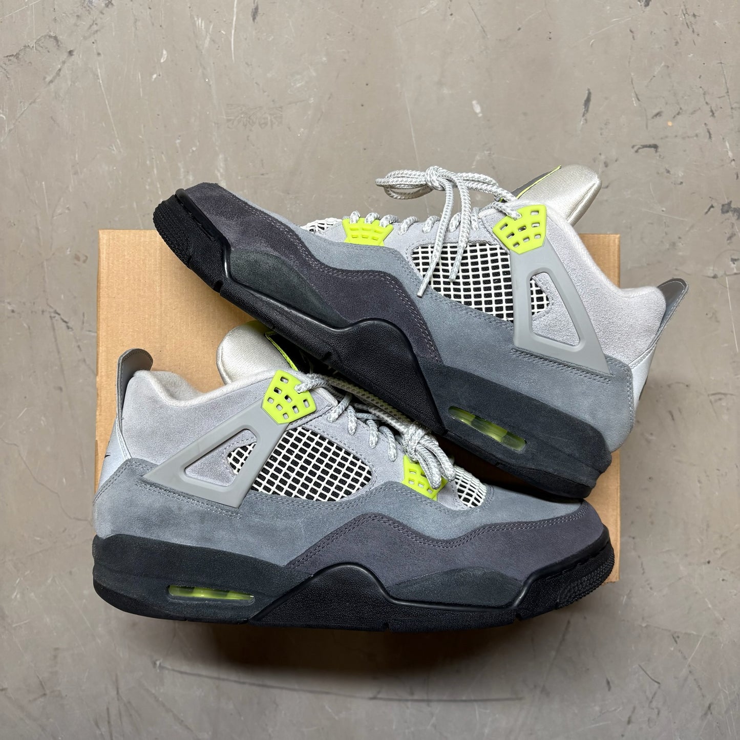 Jordan 4 Retro SE 95 Neon