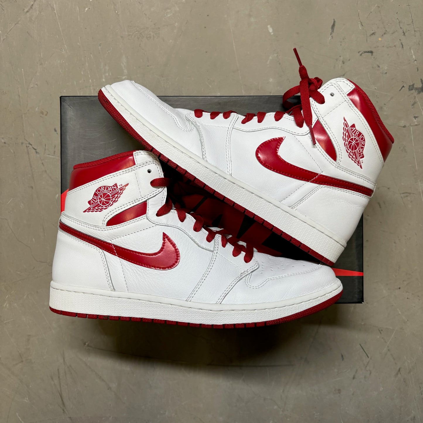 Jordan 1 Retro Metallic Red (2017)