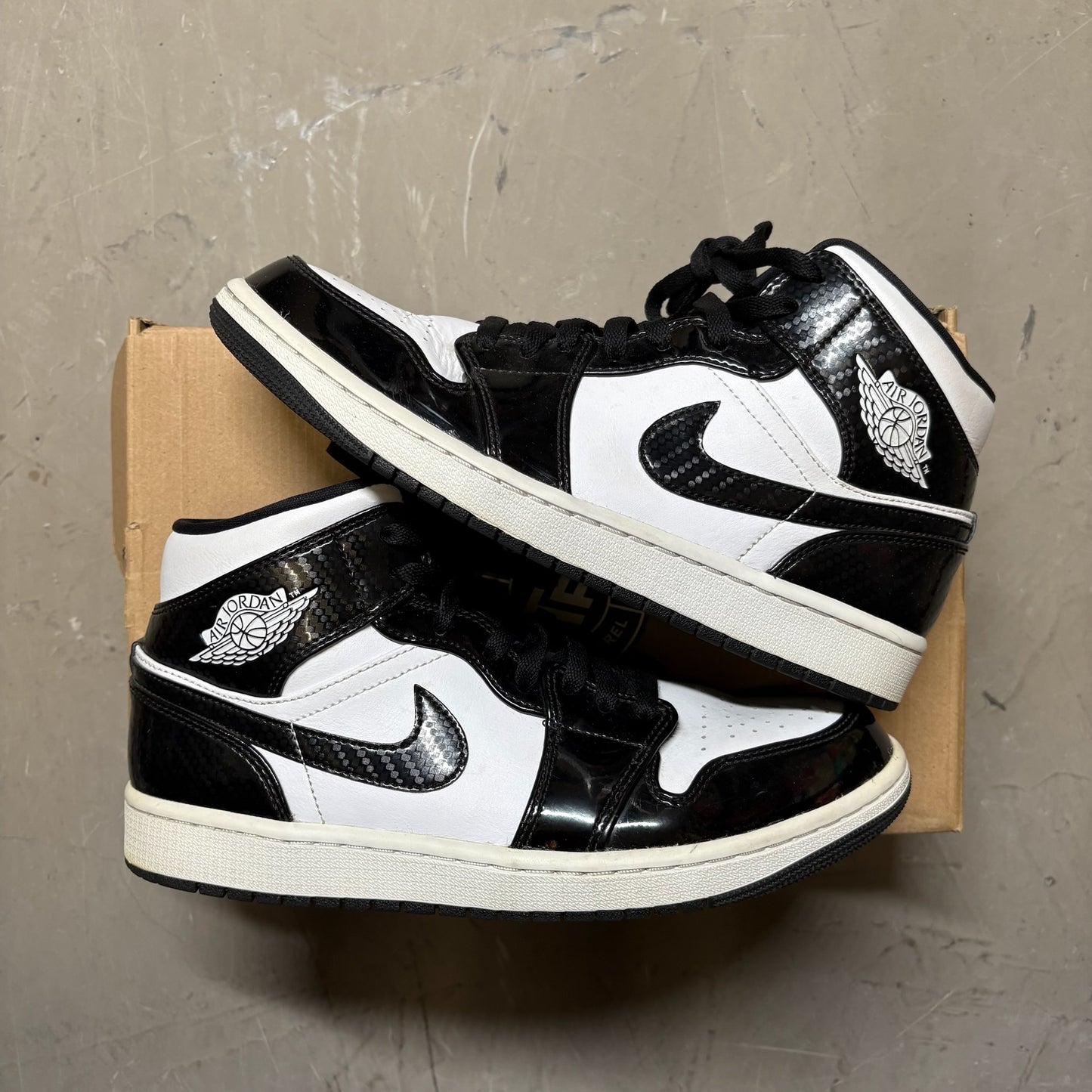 Jordan 1 Mid Carbon Fiber