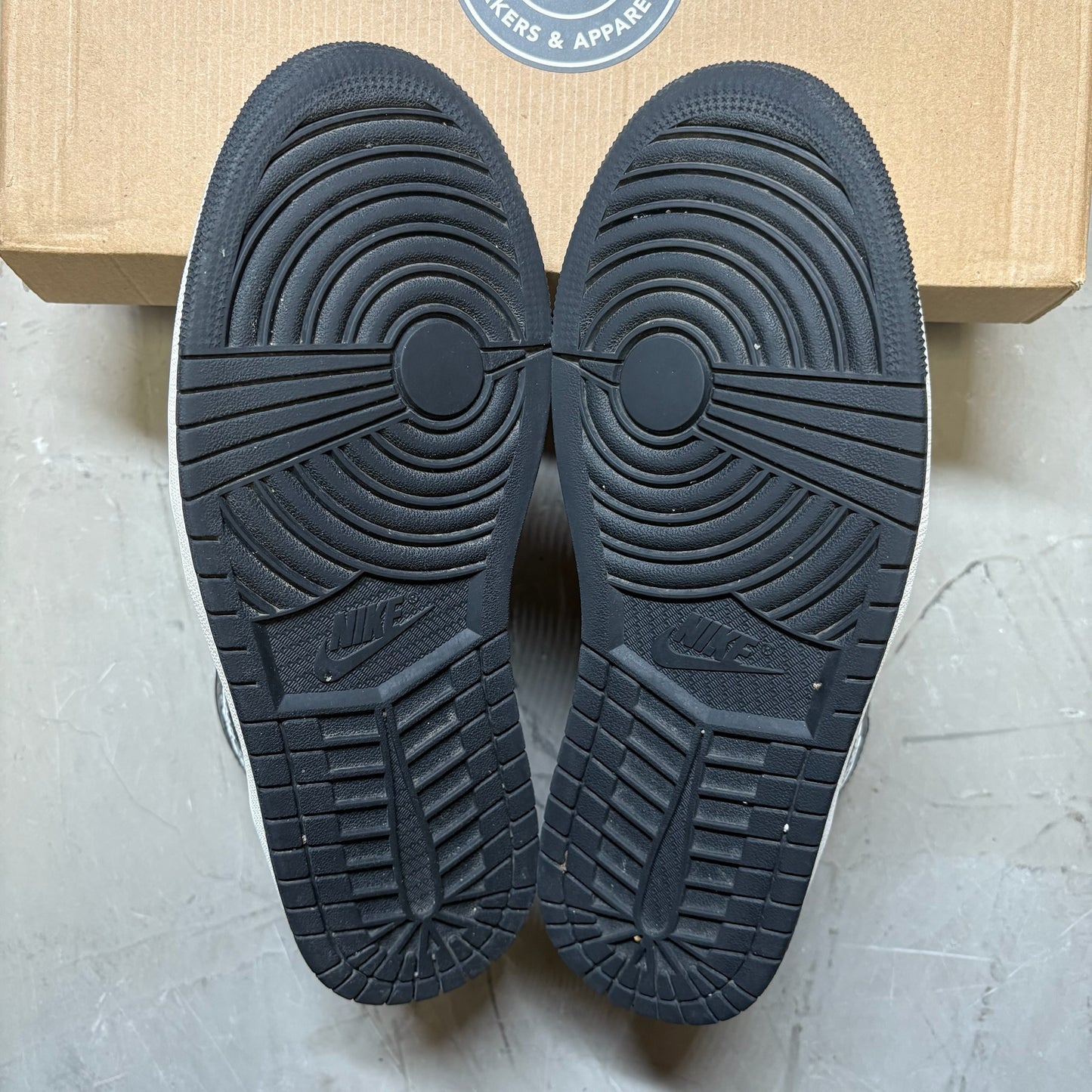 Jordan 1 Mid Carbon Fiber