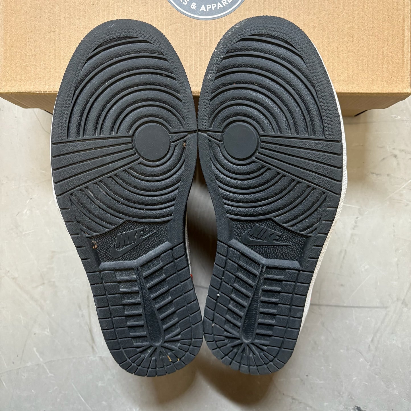 Jordan 1 Mid Black Amarillo Orange