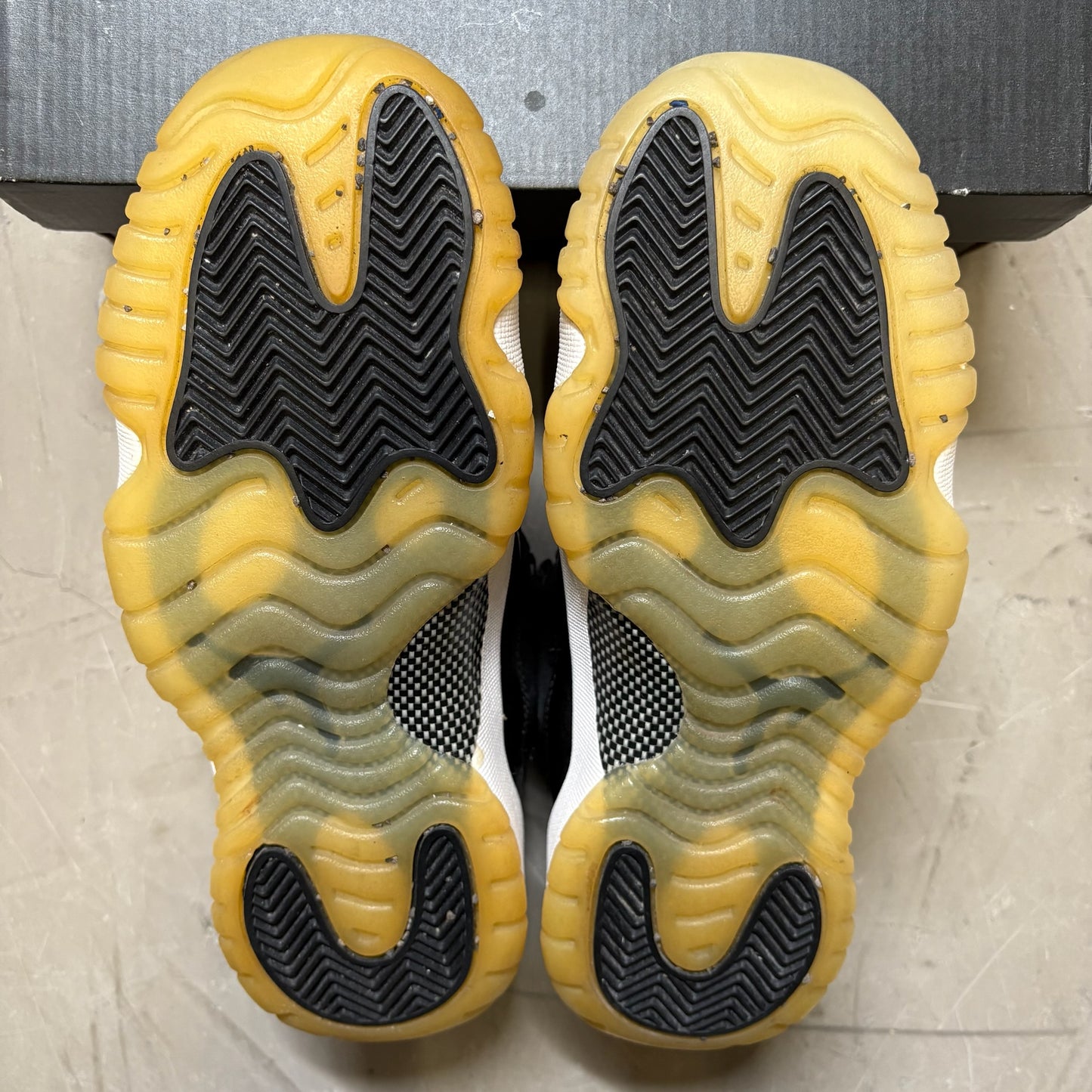 Jordan 11 Retro Low Barons (GS)