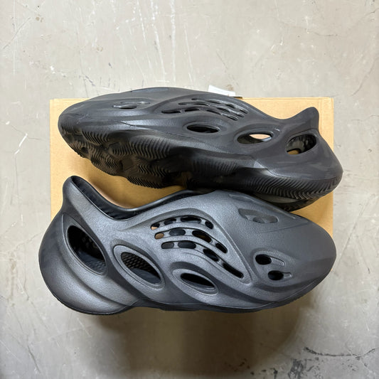 adidas Yeezy Foam RNR Onyx