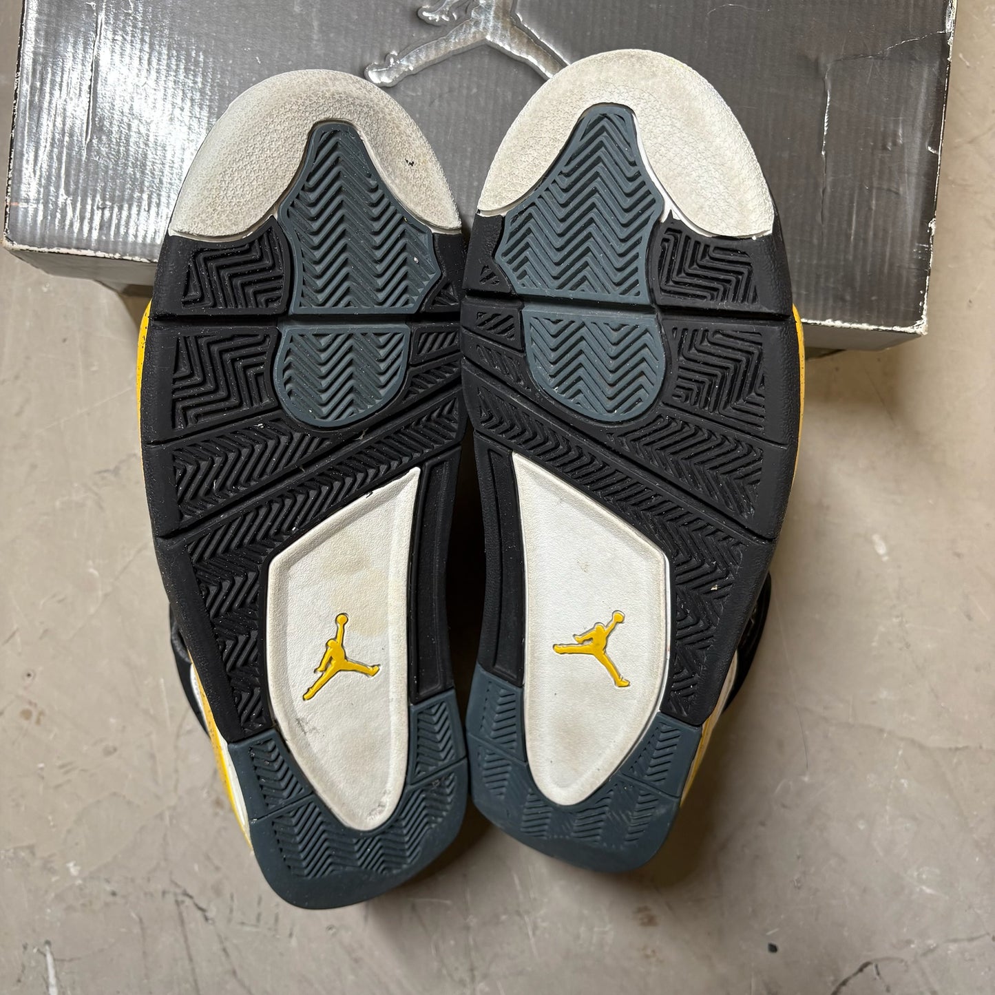 Jordan 4 Retro Tour Yellow / Rare Air (2006)