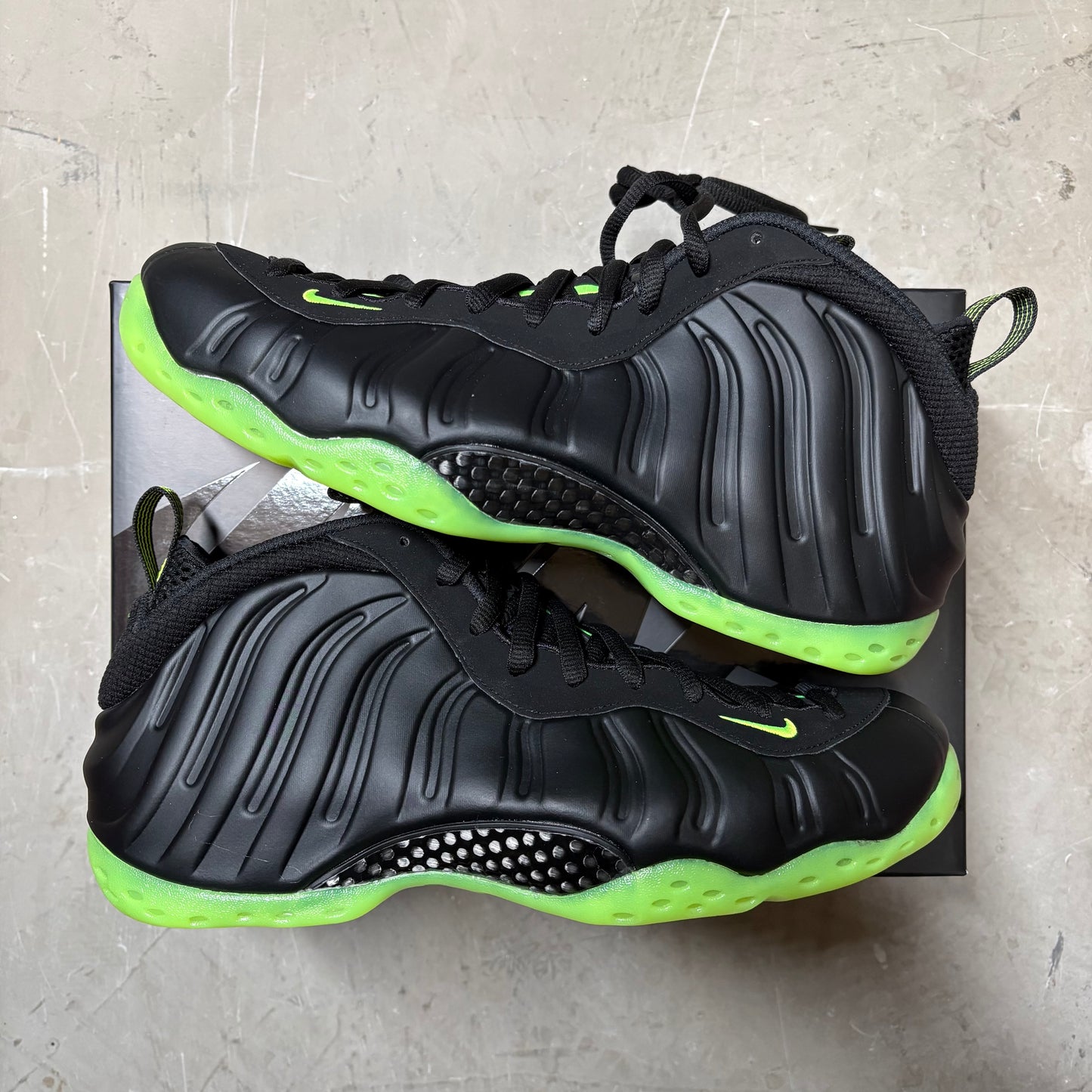 Nike Air Foamposite One Black Volt