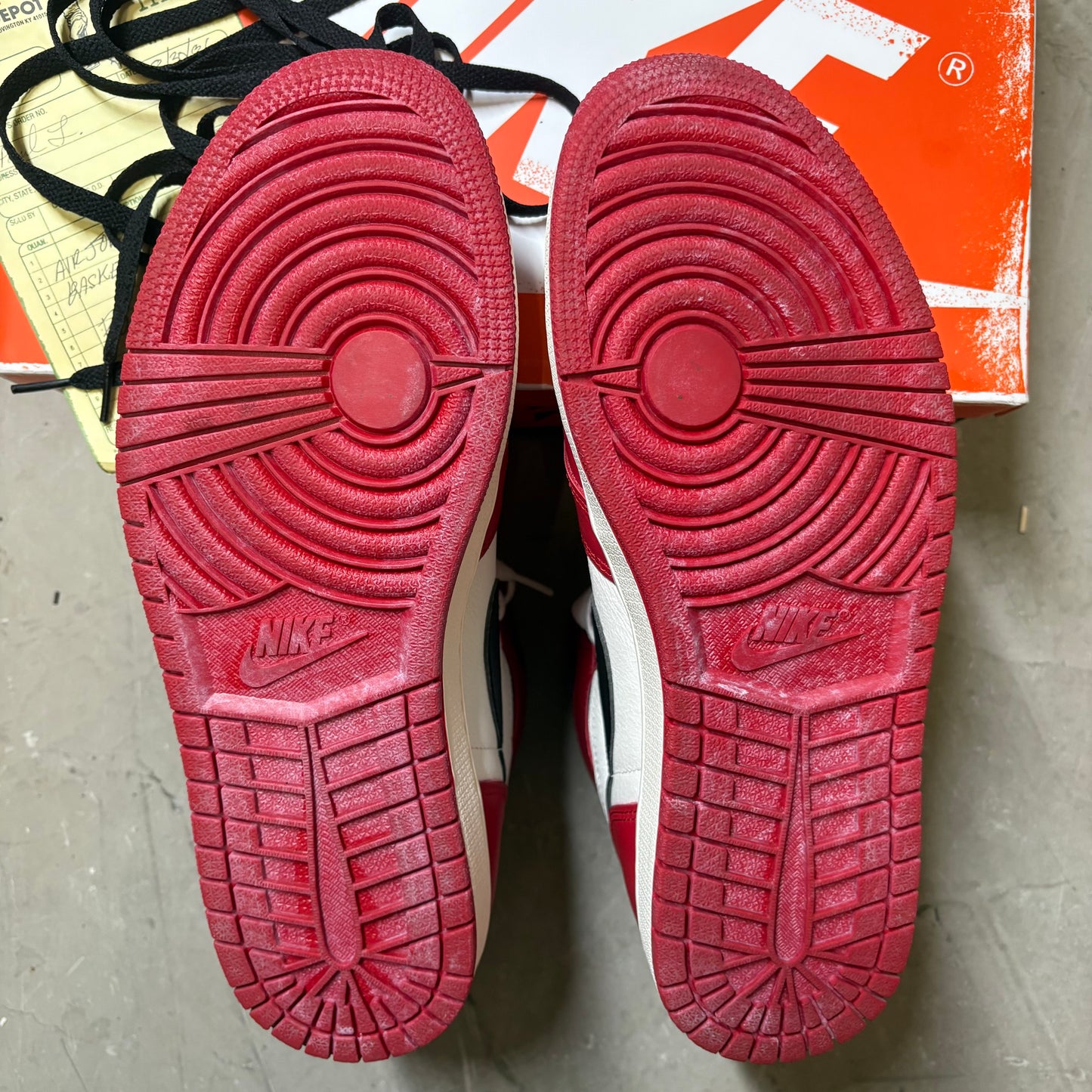 Jordan 1 Retro High OG Chicago Lost and Found