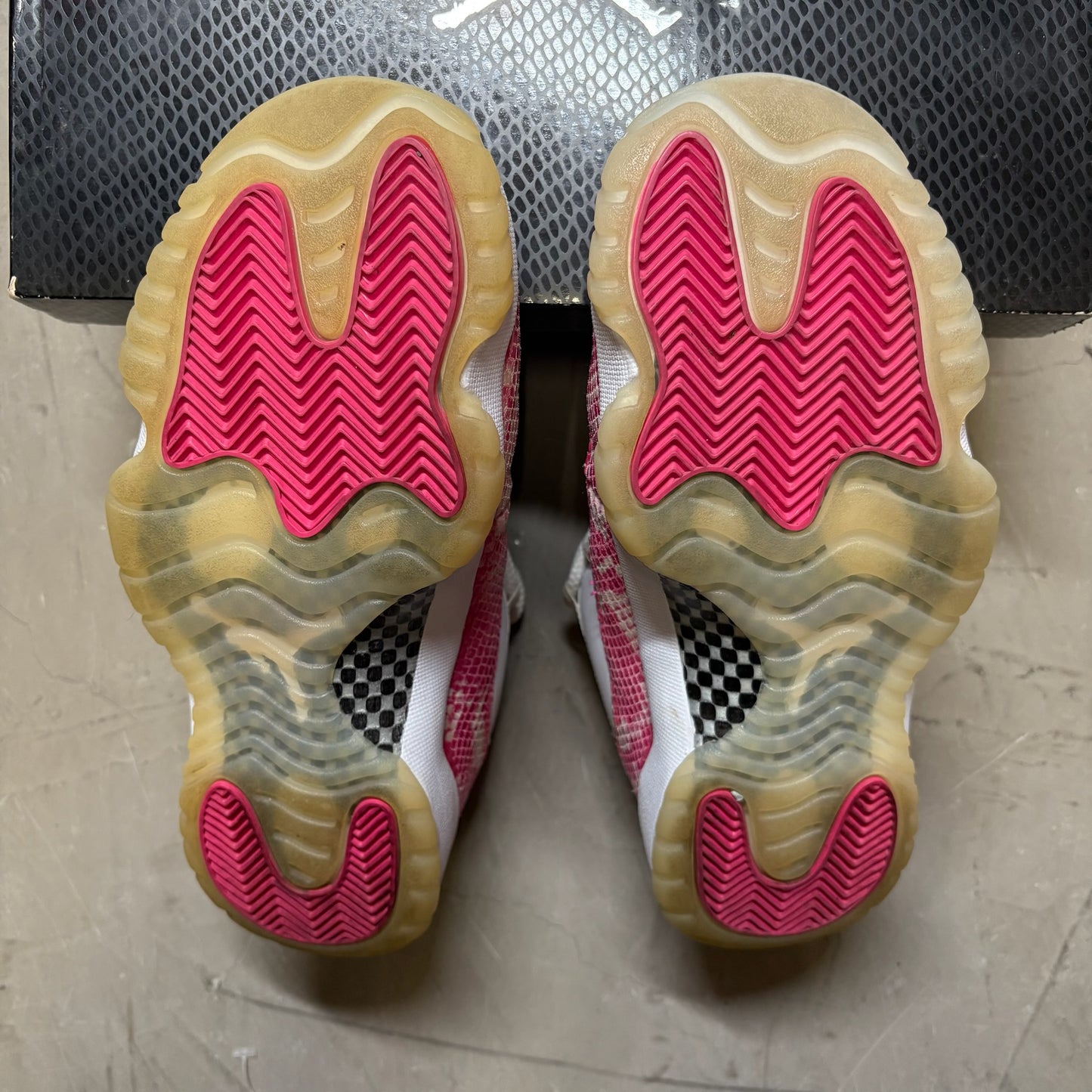 Jordan 11 Retro Low Pink Snakeskin (2019) (Women's)