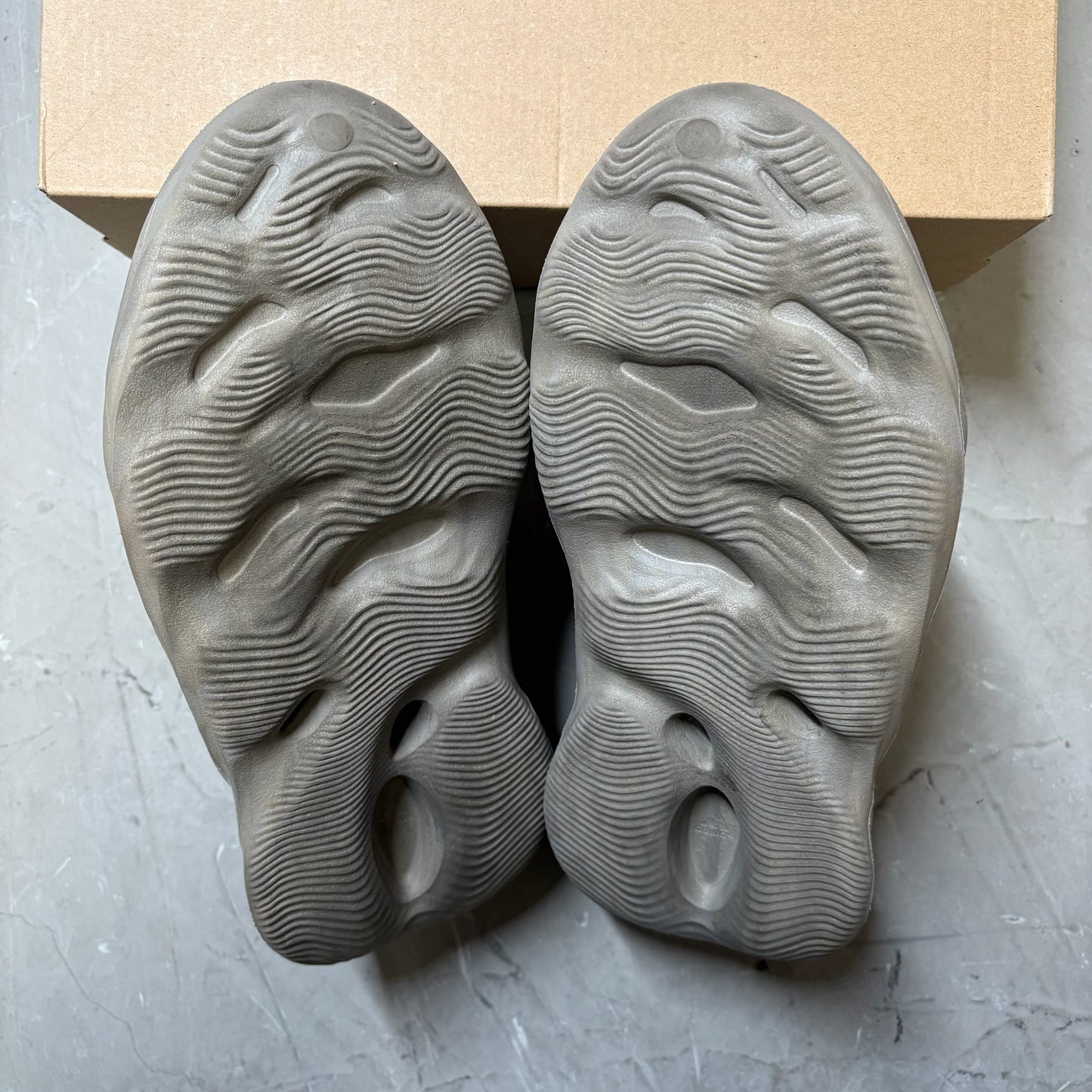 adidas Yeezy Foam RNNR Stone Sage