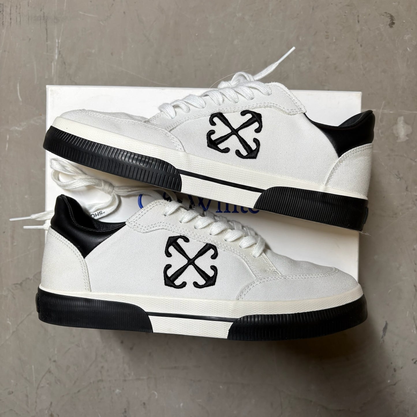 OFF-WHITE New Low Vulcanized White Black