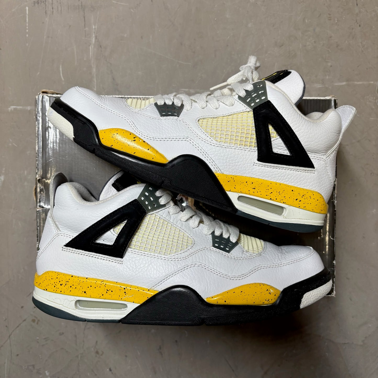 Jordan 4 Retro Tour Yellow / Rare Air (2006)